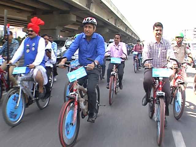 प्राइम टाइम : कार जरूरत है या स्टेटस सिंबल भी?