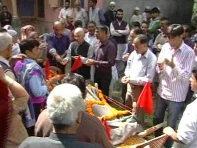 Video : On Eid, a Village in Kashmir Mourns the Death of a Pandit