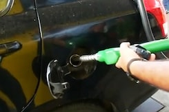 महाराष्ट्र में अब महंगा होगा पेट्रोल और डीजल महाराष्ट्र में अब महंगा होगा पेट्रोल और डीजल