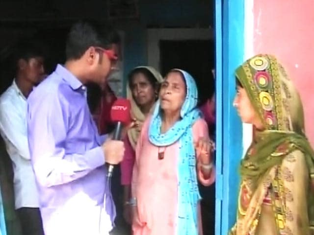 Videos : उत्तर प्रदेश के दादरी की वारदात, अफवाह पर एक शख़्स का कत्ल