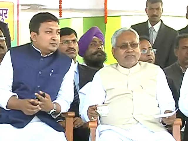 बीजेपी के कार्यकर्ताओं को नसीहत, चुनाव आयोग से नीतीश की शिकायत