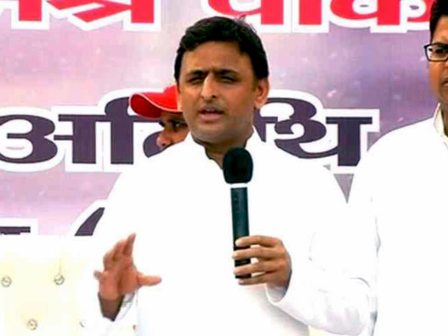 दादरी केस पर अखिलेश यादव ने साधा पीएम मोदी पर निशाना