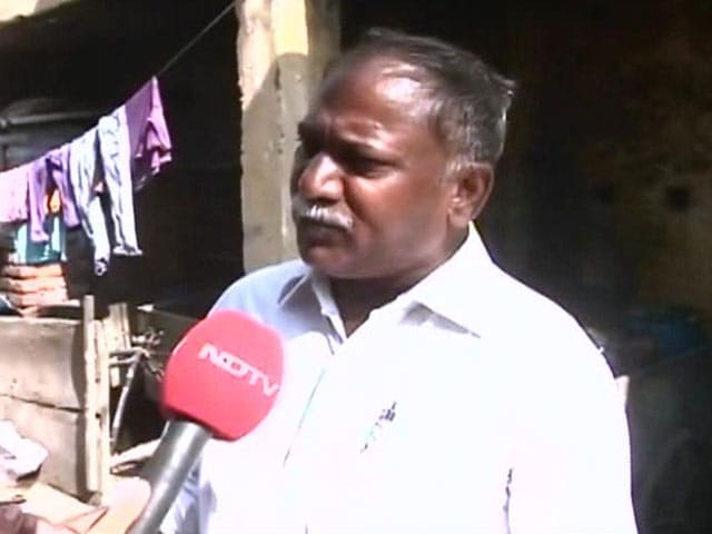 Video : Caste Discrimination Against India's Sanitary Workers