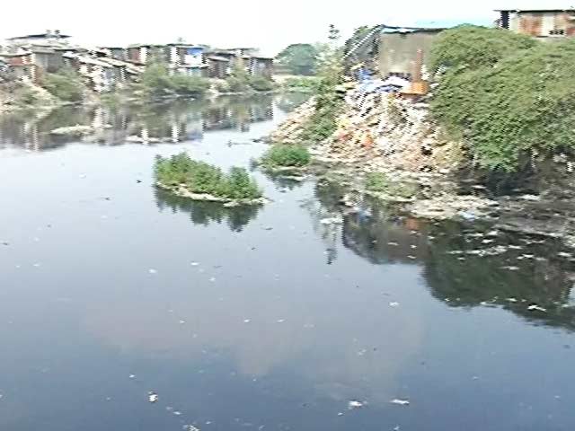 मुंबई में  स्वच्छ भारत अभियान की सालगिरह, लेकिन...