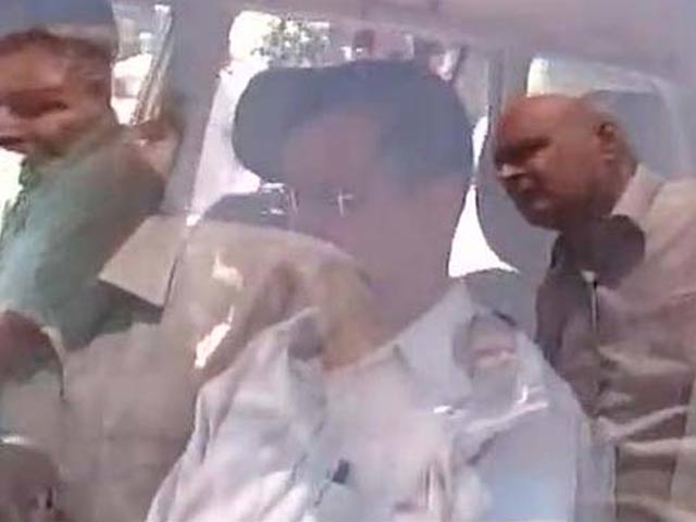 'Why Me?' Asks Kejriwal After He Was Stopped From Entering Dadri Village