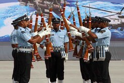 वायुसेना दिवस के लिए की गई फुल ड्रेस रिहर्सल वायुसेना दिवस के लिए की गई फुल ड्रेस रिहर्सल