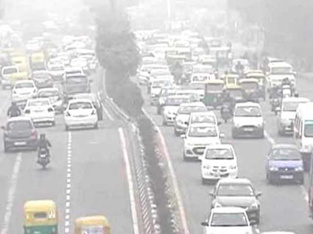 Video : To Check Pollution, Green Panel Asks Trucks Entering Delhi to Pay More