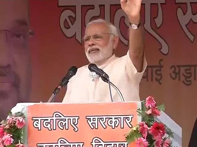 Video : PM Breaks Silence on Dadri, Says Hindus and Muslims Should Fight Poverty Not Each Other