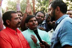 Dadri-giri in Delhi, Cattle Vigilantes Make Threats as Police Watch Dadri-giri in Delhi, Cattle Vigilantes Make Threats as Police Watch