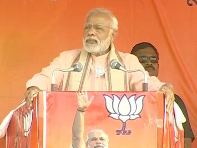 सासाराम में पीएम मोदी ने कहा, स्वार्थ के लिए लालू, नीतीश, कांग्रेस एक हुए