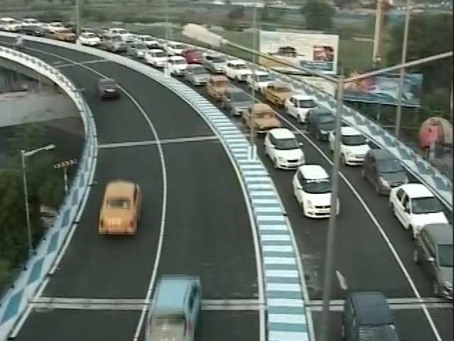 Meant to Solve Traffic Problems, This New Kolkata Flyover Created a New One