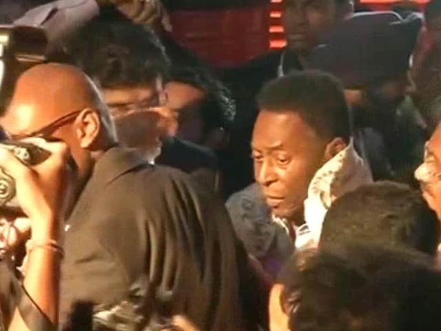 Pele Visits Durga Puja Pandal in Kolkata