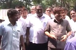 'Well Done,' Says Uddhav Thackeray to Shiv Sena's Paint Attackers 'Well Done,' Says Uddhav Thackeray to Shiv Sena's Paint Attackers