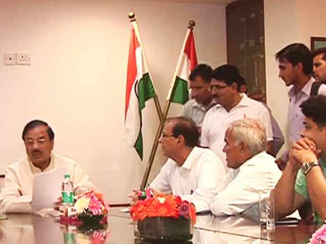 नेशनल रिपोर्टर : 'पुरस्कार लौटाने वाले साहित्यकारों के इतिहास की पड़ताल की जानी चाहिए'