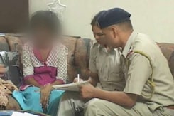 गुड़गांव : एक व्यवसायी के घर की अलमारी से मिली नाबालिग, मारपीट का आरोप गुड़गांव : एक व्यवसायी के घर की अलमारी से मिली नाबालिग, मारपीट का आरोप