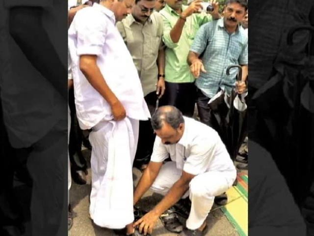 Video : Kerala Speaker in Trouble After Aide Seen Helping Him With Shoes
