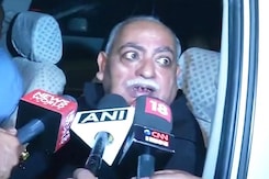 मशहूर शायर मुनव्वर राणा ने भी लौटाया साहित्य अकादमी सम्मान मशहूर शायर मुनव्वर राणा ने भी लौटाया साहित्य अकादमी सम्मान