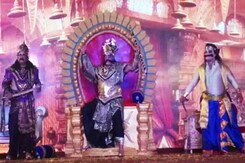 दिल्ली की रामलीला के अनोखे रंग दिल्ली की रामलीला के अनोखे रंग