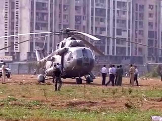 Video : मुंबई के बांद्रा कुर्ला कॉम्पेलक्स में एयरफोर्स के हेलीकॉप्टर की इमरजेंसी लैंडिंग