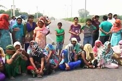 इंडिया 7 बजे : फरीदाबाद में दलित बच्चों को जिंदा जलाने के मामले की जांच करेगी सीबीआई इंडिया 7 बजे : फरीदाबाद में दलित बच्चों को जिंदा जलाने के मामले की जांच करेगी सीबीआई