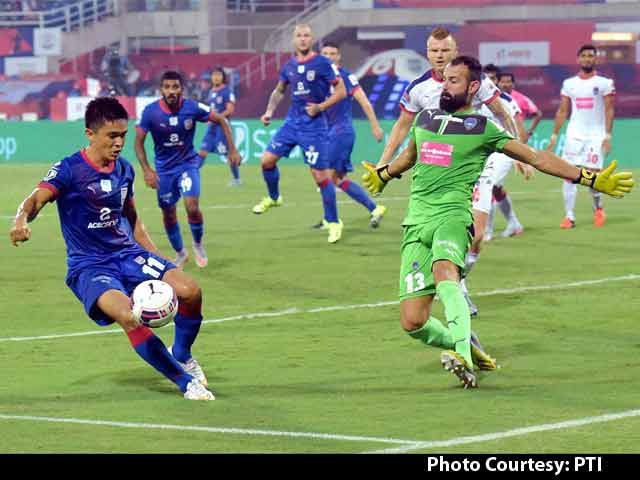 Indian Super League: Sunil Chhetri Powers Mumbai to First Win in Season 2