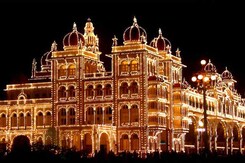 मैसूर का शाही दशहरा, रौनक देखने पहुंचे हजारों लोग मैसूर का शाही दशहरा, रौनक देखने पहुंचे हजारों लोग