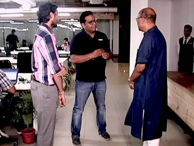 पेटीएम के विजय शेखर शर्मा और ओयो रूम्स के रितेश अग्रवाल के साथ 'चलते-चलते'