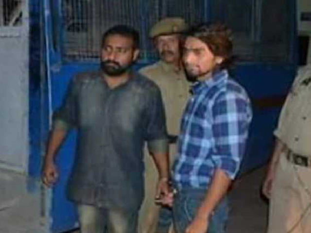 Video : Cop-Turned-Criminal Instigated Mob Killing in Udhampur: Sources