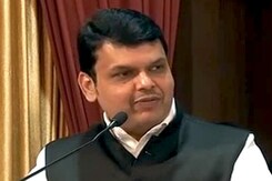 महाराष्ट्र : सीएम फडणवीस ने सूखा राहत फंड से डांस ग्रुप को दिए 8 लाख रुपये महाराष्ट्र : सीएम फडणवीस ने सूखा राहत फंड से डांस ग्रुप को दिए 8 लाख रुपये