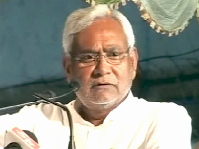 नीतीश ने कहा, हर-हर नहीं, अब लोग अरहर मोदी बोल रहे हैं