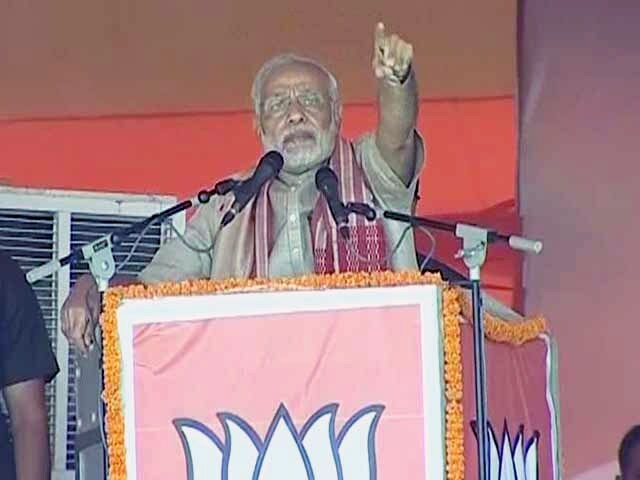 Video : Nitish, Lalu Made Youth Of Bihar Migrants, Says PM Modi at Chhapra Rally