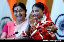 Geeta Home After Over 10 Years in Pakistan, Doesn't Recognise 'Family' Geeta Home After Over 10 Years in Pakistan, Doesn't Recognise 'Family'