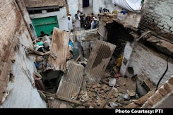 भूकंप से दहले पाक और अफगान, उत्तर भारत में भी तेज झटके, 260 से ज्यादा मौतें भूकंप से दहले पाक और अफगान, उत्तर भारत में भी तेज झटके, 260 से ज्यादा मौतें