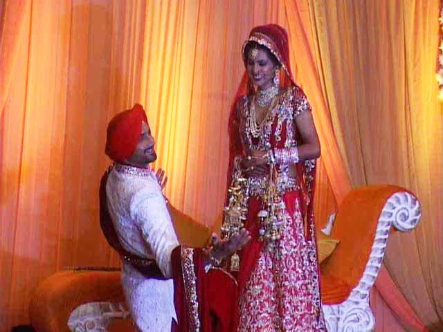 Video : Harbhajan Singh Marries Geeta Basra, Sachin is A-List Baraati