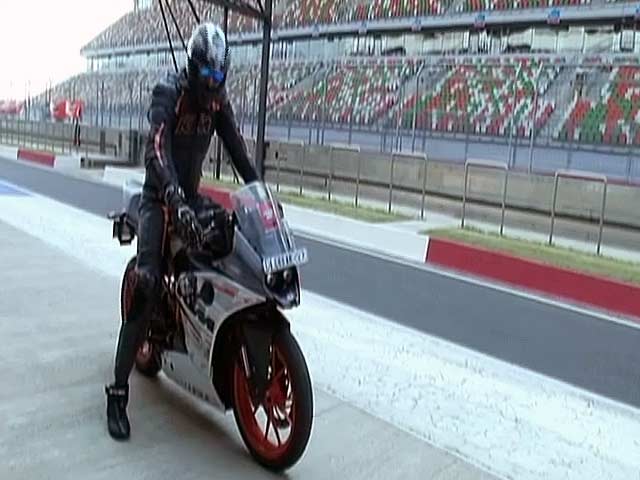 फॉर्मूला वन ट्रैक पर बाइक, क्या कहते हैं एक्सपर्ट