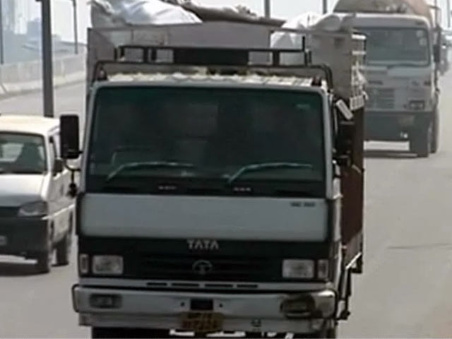 रविवार से दिल्ली में एंट्री पर ट्रकों को देना होगा भारी ग्रीन टैक्स