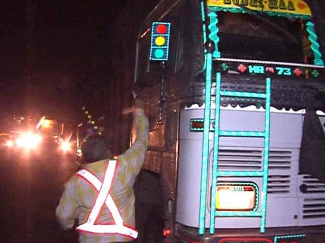 Video : Trucks Not Paying 'Green Tax' in Delhi, Finds NDTV in Midnight Inspection