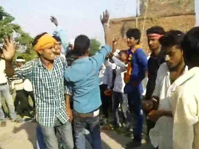 खबरों की खबर : यूपी पंचायत चुनावों में बीजेपी का बुरा हाल