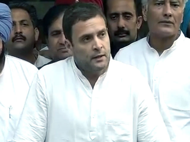 पंजाब दौरे में राहुल गांधी ने किसानों से जानी उनकी समस्‍याएं