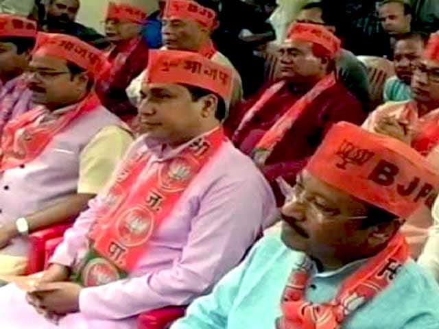 Video : 9 Rebel Congress Lawmakers in Assam Join BJP