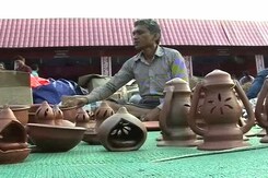 Growing Demand for Designer Diyas, a Crisis for These Potters Growing Demand for Designer Diyas, a Crisis for These Potters