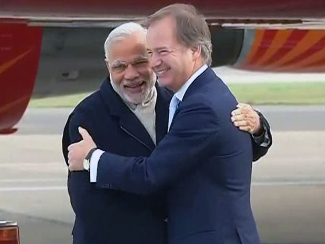 प्रधानमंत्री नरेंद्र मोदी पहुंचे लंदन, कई अहम समझौतों की उम्मीद