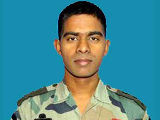 37-Year-Old Colonel Dies in Encounter With Terrorists in Kashmir