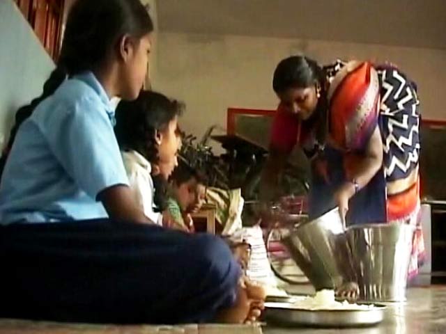 समाज की दीवार : प्राइमरी स्कूल में छुआछूत का हाल