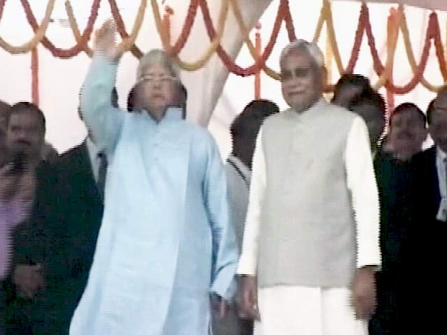 प्राइम टाइम इंट्रो : बिहार में नीतीश की चलेगी या लालू की?