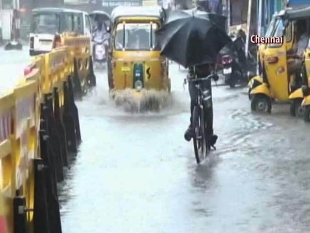 Videos : चेन्नई में भारी बारिश, राहत का काम जारी
