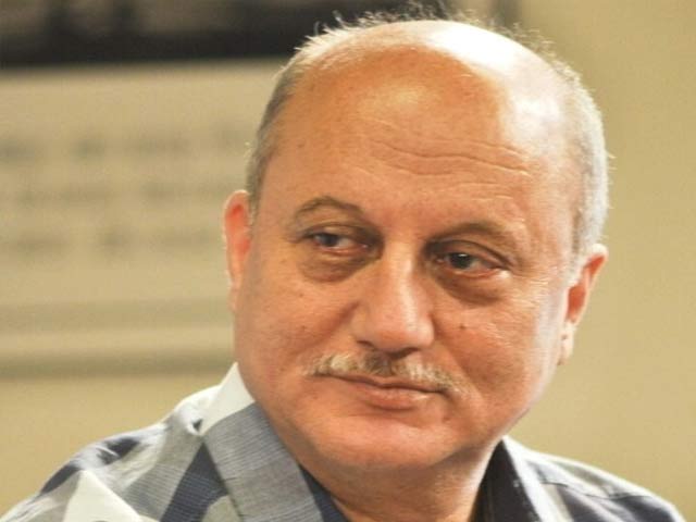 असहनशीलता पर आमिर के बयान से मचा बवाल