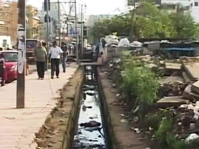 Video : Garbage Piles on Bengaluru Streets