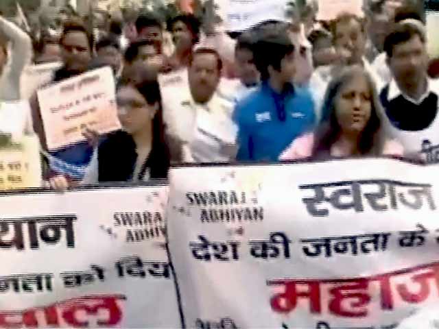 प्राइम टाइम इंट्रो : जनलोकपाल पर केजरीवाल के अपने ही विरोध में