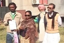 हरियाणा : मोतियाबिंद ऑपरेशन के बाद गई 15 लोगों की आंखों की रोशनी हरियाणा : मोतियाबिंद ऑपरेशन के बाद गई 15 लोगों की आंखों की रोशनी